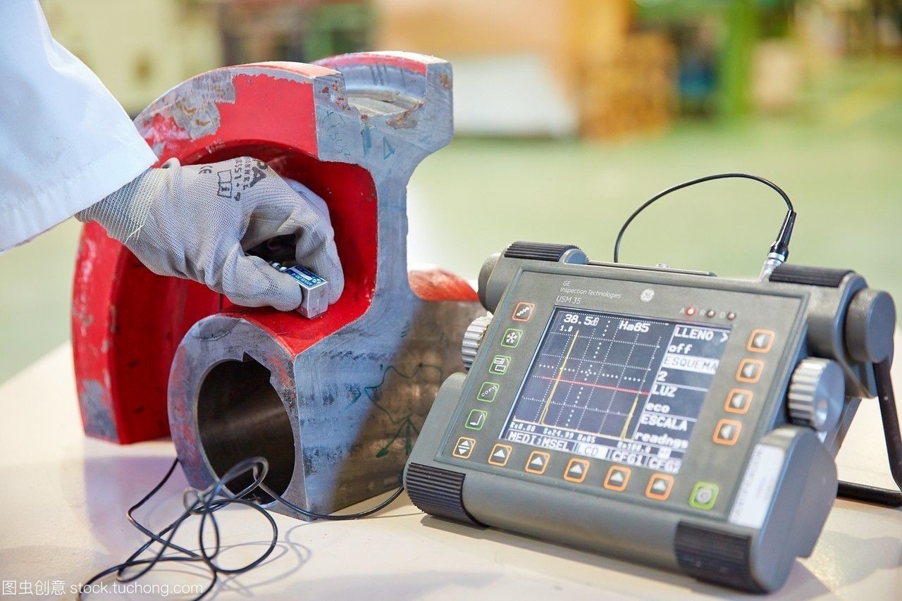 超聲波設備。金屬件缺陷的控制。無損檢測實驗室。技術服務行業。圣塞巴斯蒂安tecnalia研究和創新donostiagipuzkoa巴斯克的國家西班牙。